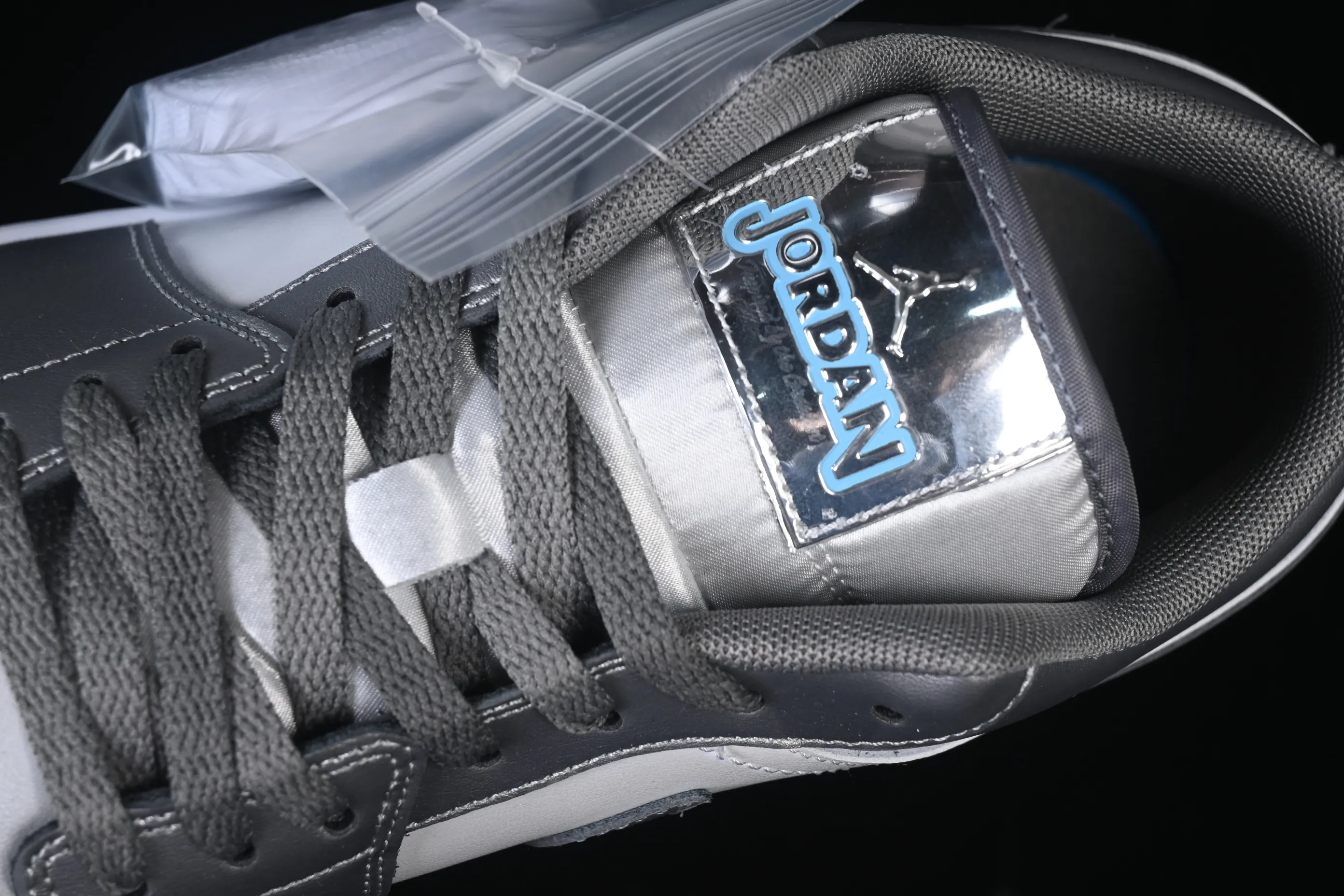 All Categories Air Jordan Jordan Series Basketball Shoes Air Jordan 1 Low Air Jordan 1 Low AJ1 Joe 1 Space Silver Retro Culture Leisure Sports Shoes HV4398-014